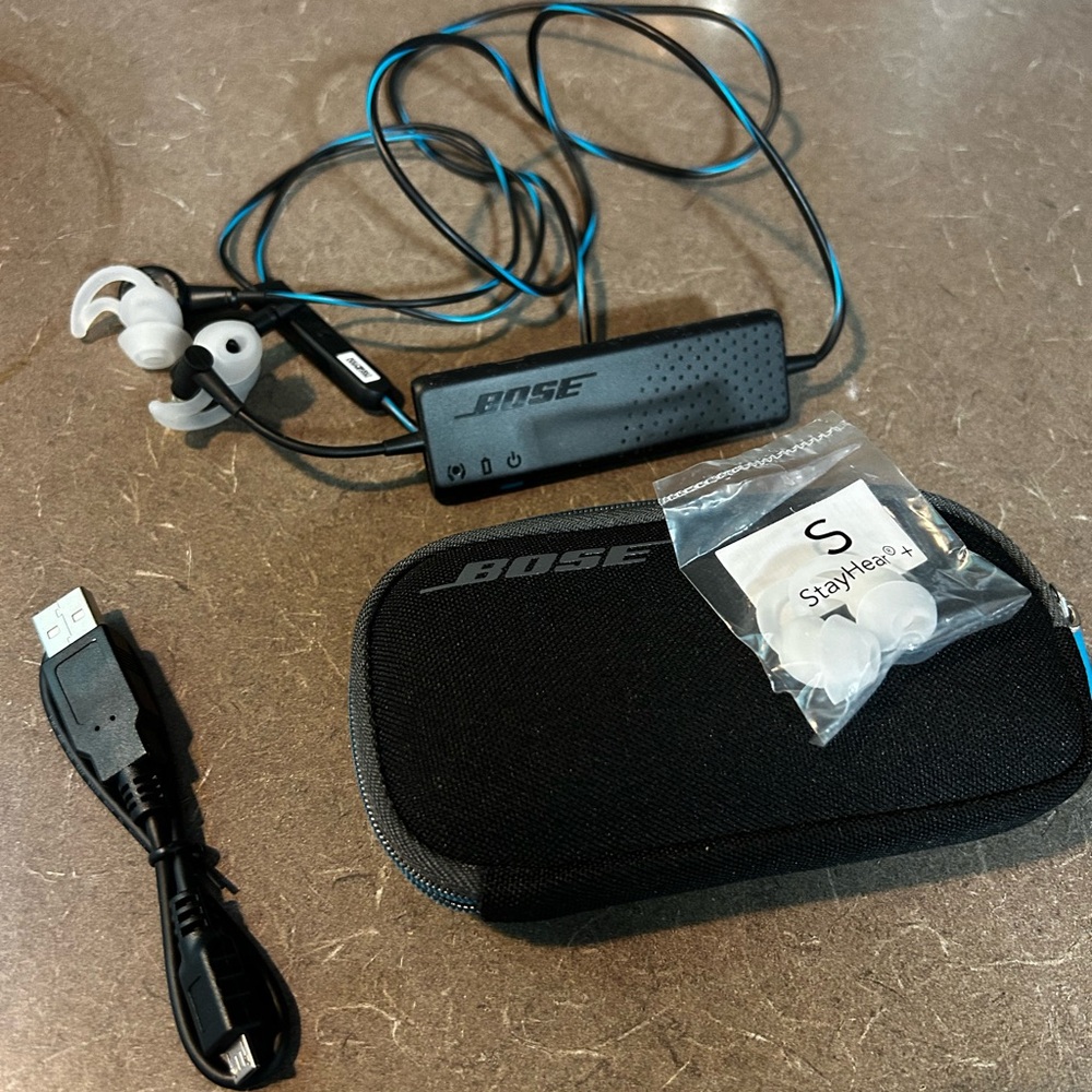 Bose Quiet Comfort 20 Earbud Noise-Cancelling Earphones